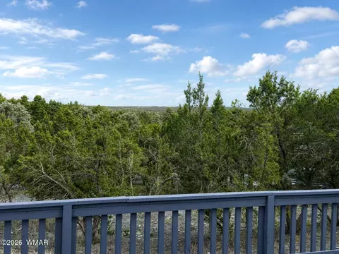 2287 Thunderbird Way, Overgaard, AZ 85933