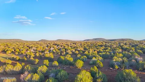 tbd N Six Shooter Trl 20 Acres, Ash Fork, AZ 86320