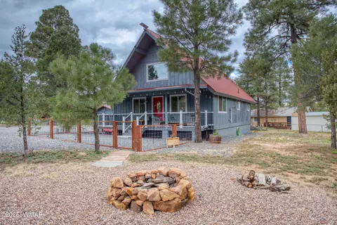 1912 Little Doe Trl, Overgaard, AZ 85933