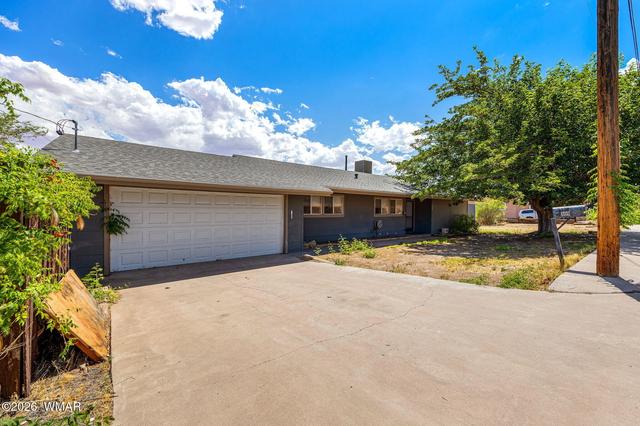 809 W Georgia St, Holbrook, AZ 86025