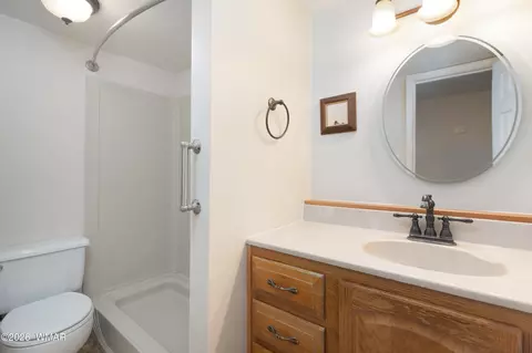 Bath - 3611 Pine Rim Dr, Overgaard, AZ 85933 photo 1 of 1