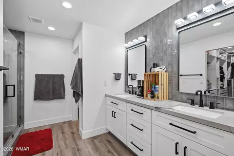 Bath - 856 Coconino Loop, Happy Jack, AZ 86024 photo 1 of 5