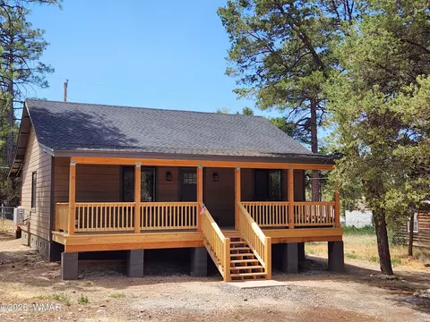 2053 Thousand Pines Dr, Overgaard, AZ 85933