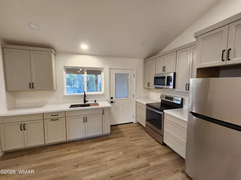 Kitchen - 2053 Thousand Pines Dr, Overgaard, AZ 85933 photo 1 of 2