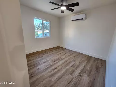 Bedroom - 2053 Thousand Pines Dr, Overgaard, AZ 85933 photo 2 of 5