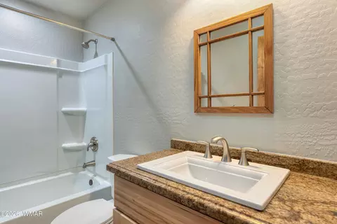 Bath - 2979 Arrowhead Dr, Overgaard, AZ 85933 photo 2 of 2