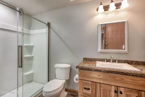 Bath - 2979 Arrowhead Dr, Overgaard, AZ 85933 photo 1 of 2