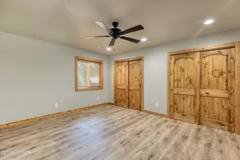 Bedroom - 2979 Arrowhead Dr, Overgaard, AZ 85933 photo 3 of 4