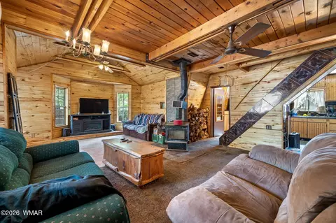 2861 Angel Trl, Overgaard, AZ 85933