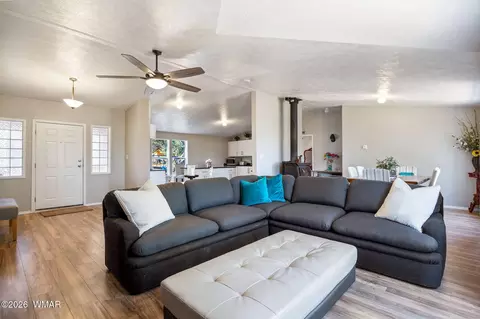 2181 Gingerbread Ln, Overgaard, AZ 85933 photo 4
