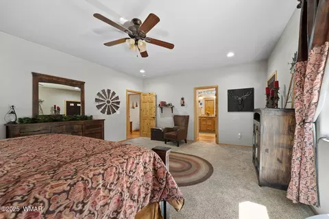 Bedroom - 2046 Christmas Pine Rd, Overgaard, AZ 85933 photo 3 of 4
