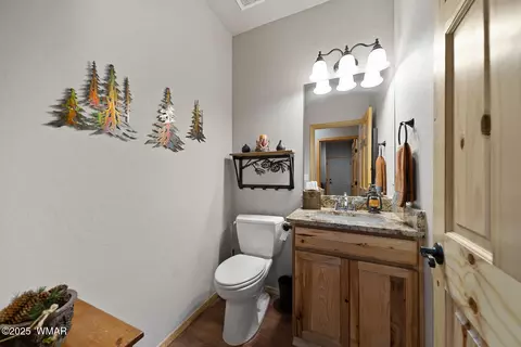Bath - 2046 Christmas Pine Rd, Overgaard, AZ 85933 photo 1 of 8