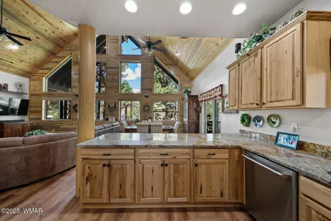 Kitchen - 2046 Christmas Pine Rd, Overgaard, AZ 85933 photo 5 of 5