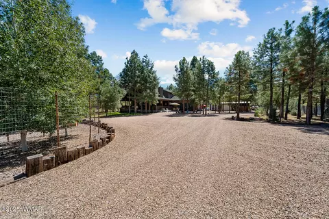 Exterior - 2046 Christmas Pine Rd, Overgaard, AZ 85933 photo 2 of 21