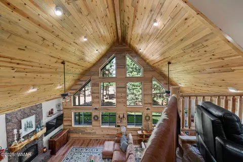 Entry Way - 2046 Christmas Pine Rd, Overgaard, AZ 85933 photo 6 of 6