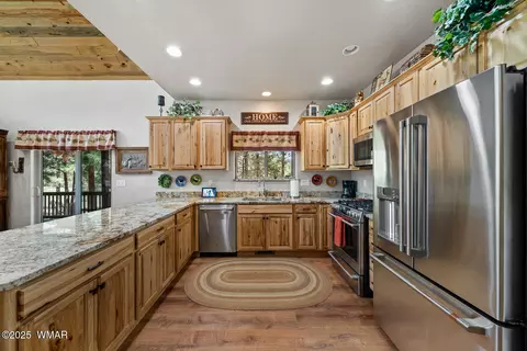 Kitchen - 2046 Christmas Pine Rd, Overgaard, AZ 85933 photo 2 of 5