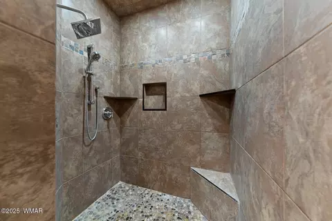Bath - 2046 Christmas Pine Rd, Overgaard, AZ 85933 photo 5 of 8