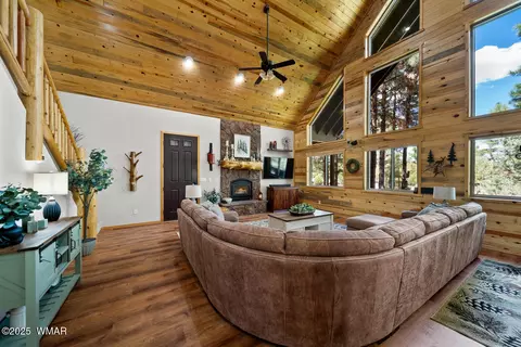 Living - 2046 Christmas Pine Rd, Overgaard, AZ 85933 photo 3 of 3