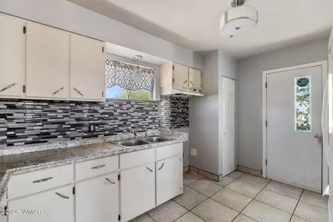 Kitchen - 1825 E Aztec Ave, Eagar, AZ 85925 photo 1 of 2