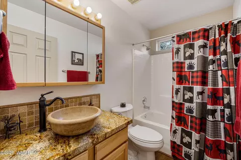 Bath - 2603 Stringer Cir, Lakeside, AZ 85929 photo 4 of 4