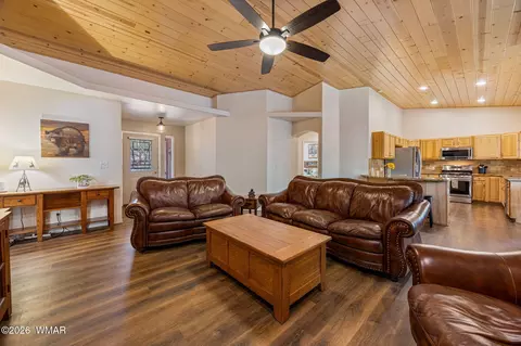 Living - 2603 Stringer Cir, Lakeside, AZ 85929 photo 3 of 3