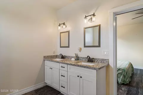 Bath - 475 W 3rd Ave, Eagar, AZ 85925 photo 1 of 3
