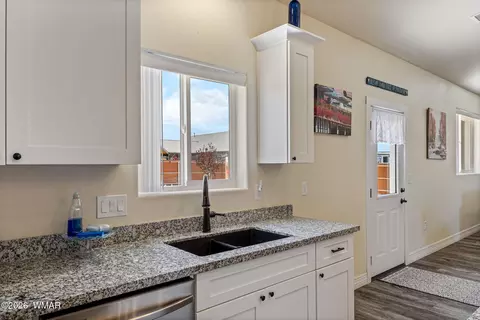 Kitchen - 475 W 3rd Ave, Eagar, AZ 85925 photo 4 of 6