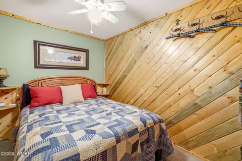 Bedroom - 3161 Trails End, Overgaard, AZ 85933 photo 5 of 6