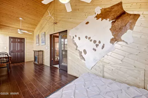 Bedroom - 3161 Trails End, Overgaard, AZ 85933 photo 4 of 6
