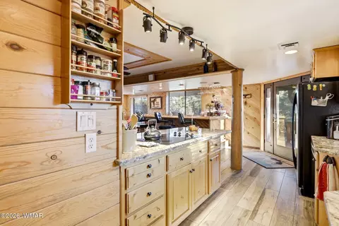 Kitchen - 3161 Trails End, Overgaard, AZ 85933 photo 3 of 3