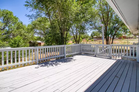 Exterior - 26 S 500 East St, Taylor, AZ 85939 photo 5 of 9