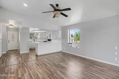 Living - 26 S 500 East St, Taylor, AZ 85939 photo 3 of 6