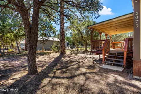 2075 Pinewood Dr, Overgaard, AZ 85933 photo 3