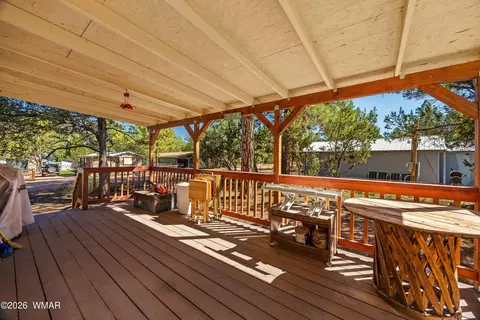 2075 Pinewood Dr, Overgaard, AZ 85933 photo 4