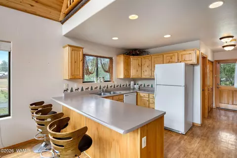 Kitchen - 2746 Skyhawk Dr, Overgaard, AZ 85933 photo 1 of 4