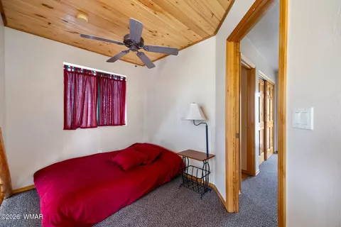Bedroom - 2746 Skyhawk Dr, Overgaard, AZ 85933 photo 3 of 5