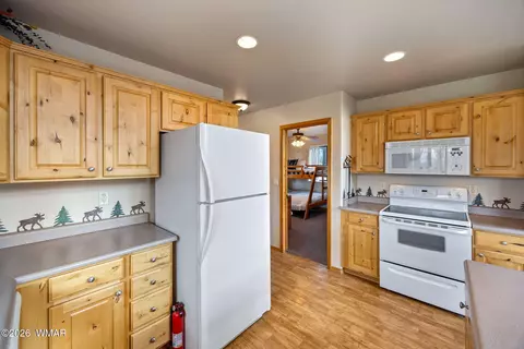 Kitchen - 2746 Skyhawk Dr, Overgaard, AZ 85933 photo 4 of 4