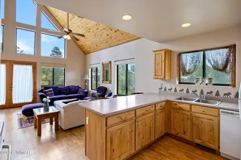 Kitchen - 2746 Skyhawk Dr, Overgaard, AZ 85933 photo 2 of 4