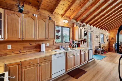 2333 Dovetail Trl, Overgaard, AZ 85933 photo 12