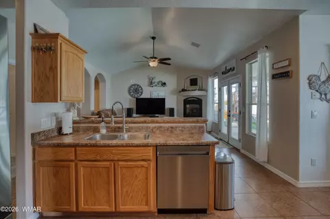 Kitchen - 545 W 7th St, Snowflake, AZ 85937 photo 2 of 3