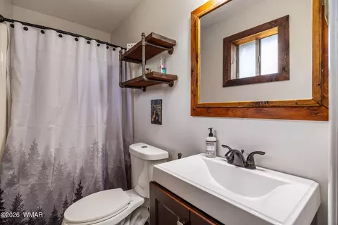 Bath - 280 E 4th Ave, Eagar, AZ 85925 photo 1 of 2