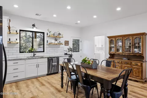 Kitchen - 2225 Roundabout Way, Overgaard, AZ 85933 photo 2 of 2
