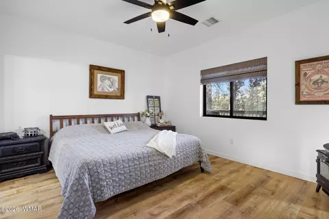 Bedroom - 2225 Roundabout Way, Overgaard, AZ 85933 photo 1 of 4