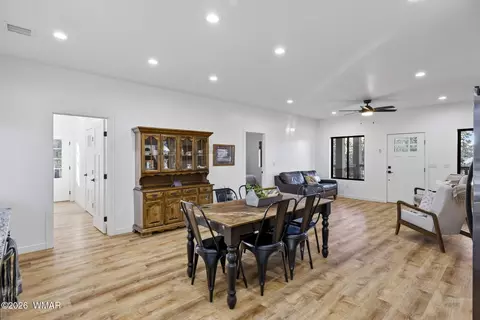 Dining - 2225 Roundabout Way, Overgaard, AZ 85933 photo 1 of 1