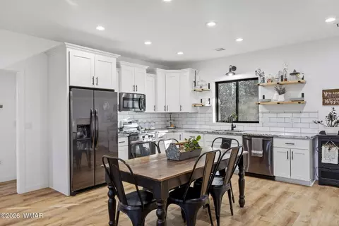 Kitchen - 2225 Roundabout Way, Overgaard, AZ 85933 photo 1 of 2