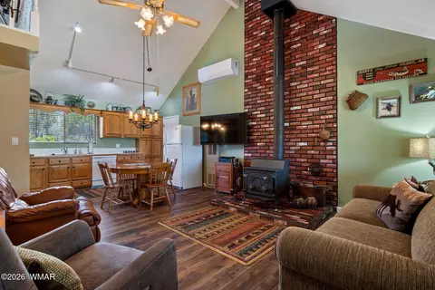 3351 Apache Dr, Overgaard, AZ 85933 photo 8