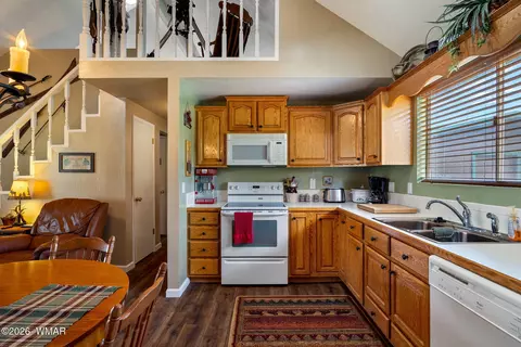 3351 Apache Dr, Overgaard, AZ 85933 photo 13