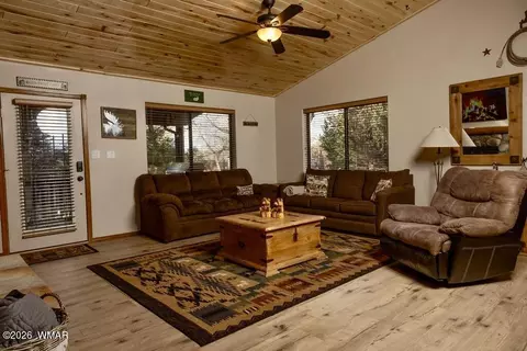 Living - 2334 S Buffalo Loop, Overgaard, AZ 85933 photo 2 of 2