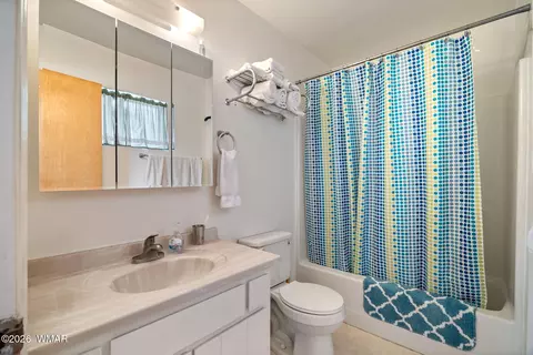 Bath - 865 E Tori Cir, Springerville, AZ 85938 photo 1 of 3