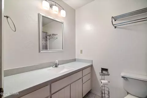 Bath - 865 E Tori Cir, Springerville, AZ 85938 photo 2 of 3